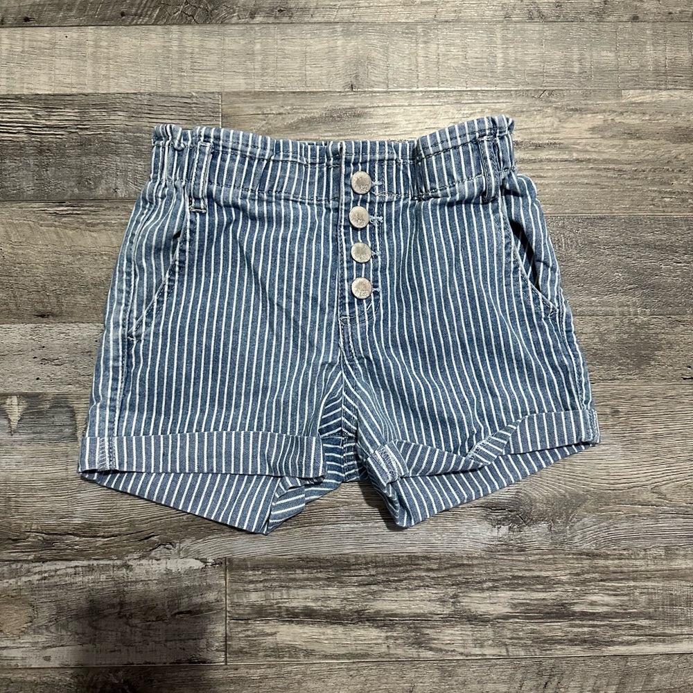Tillys paperbag shorts size 8